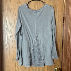 Arizona Jean Company Women's Long-Sleeve Henley in Light Blue-Gray